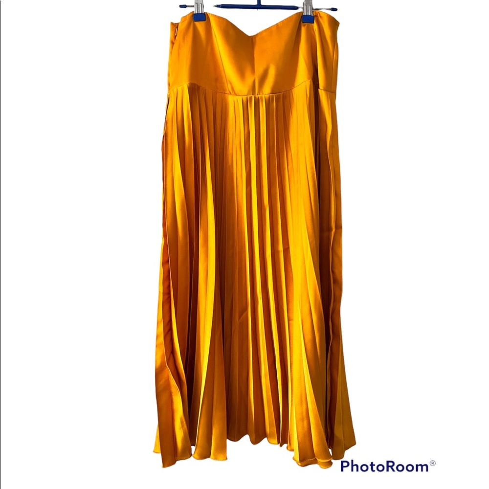 COPY - BR Satin Pleated Maxi Skirt - Picture 6 of 7